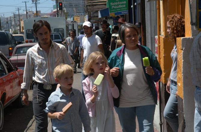 Babel - Gael García Bernal, Nathan Gamble, Elle Fanning, Adriana Barraza