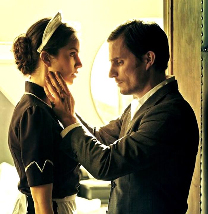 Hotel Desire - Saralisa Volm, Clemens Schick