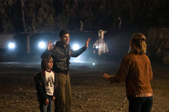Amazing Stories: The Rift (TV) - Duncan Joiner, Austin Stowell